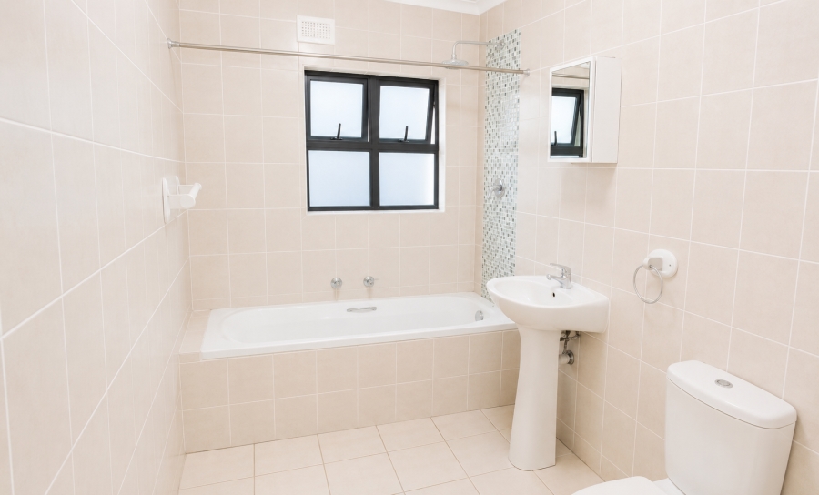 To Let 3 Bedroom Property for Rent in Royal Ascot Western Cape